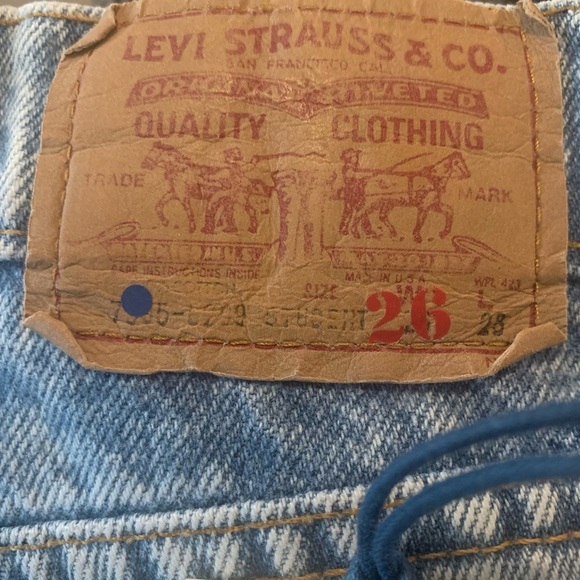 Levi’s AUTHORIZED VINTAGE NWT Denim Shorts, Size 26 - Picture 3 of 9